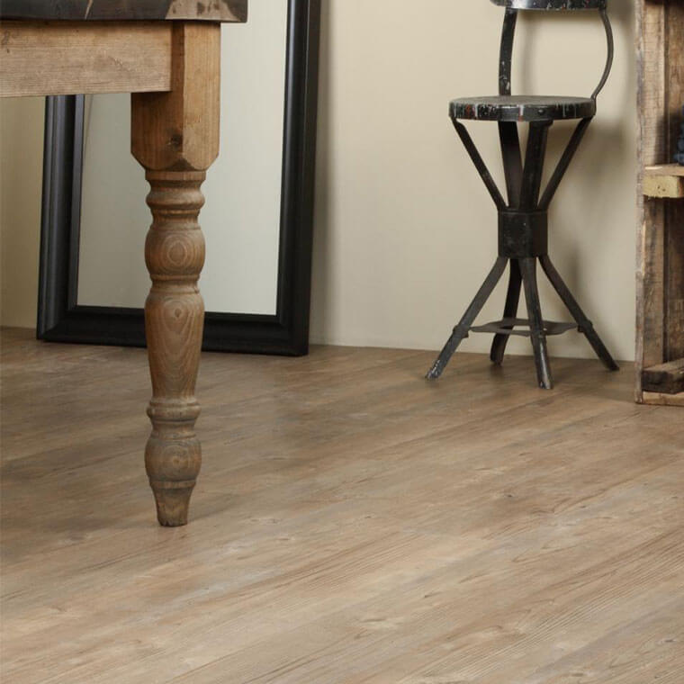 Amtico Click Smart Flooring Wood - Dry Cedar - (1 x Pack = 1.77m2) Lifestyle
