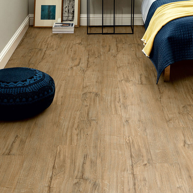 Amtico Click Smart Flooring Wood - Featured Oak - (1 x Pack = 1.77m2) Lifestyle