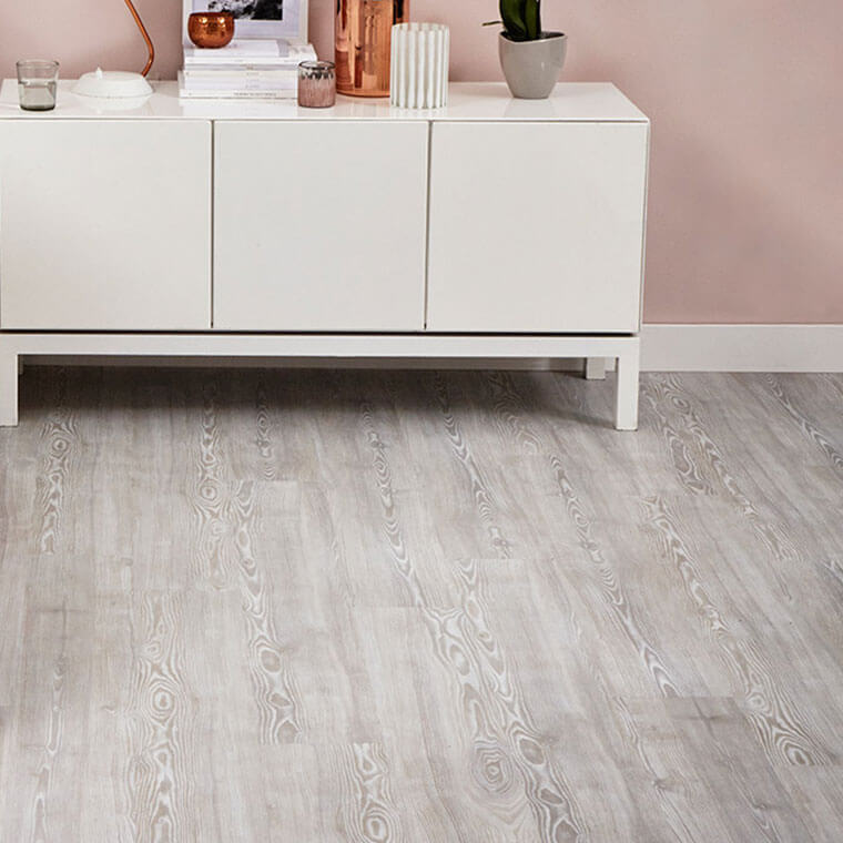 Amtico Click Smart Flooring Wood - White Ash - (1 x Pack = 1.77m2) Lifestyle