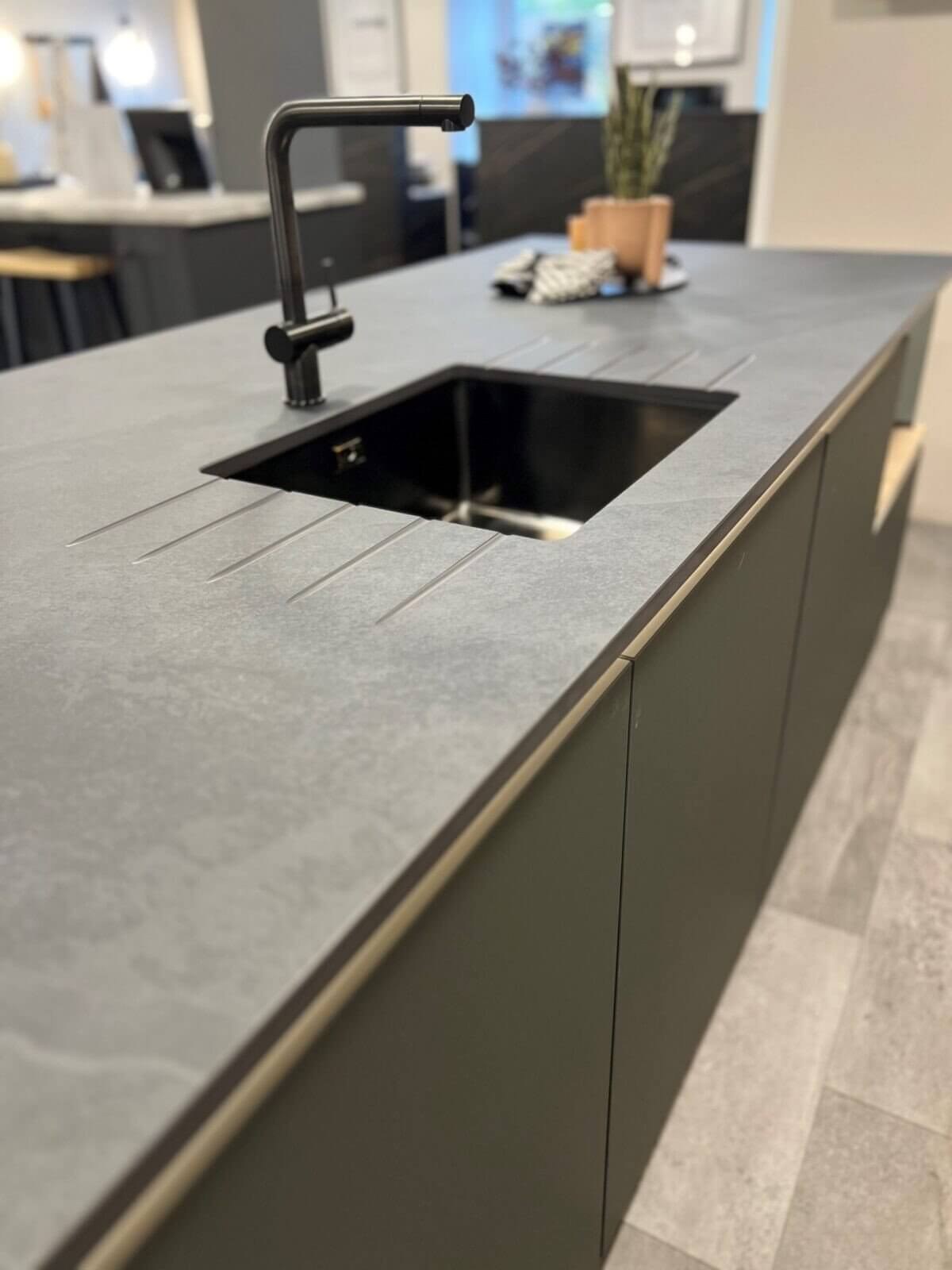 Lamar Pizzara Slate - Porcelain Worktop