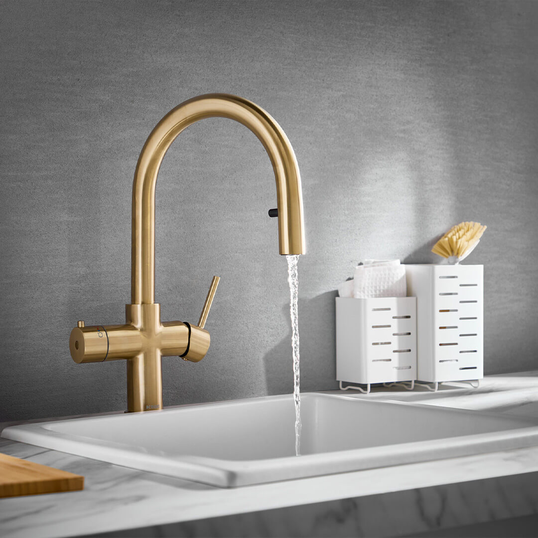 Stock - KoGE 4-in-1 Swan Spout Boiling Hot Water Tap with Pull Out Hose | Brushed Brass